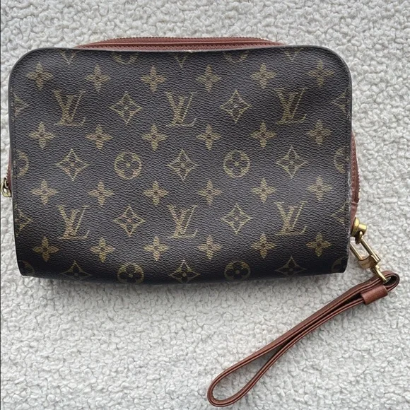 Louis Vuitton Orsay Clutch MUST GO!! MOVING OVERSEAS - Picture 3 of 15